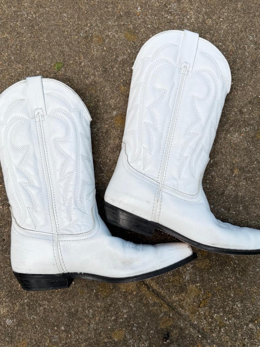 Vintage white leather cowboy boots size 9.5